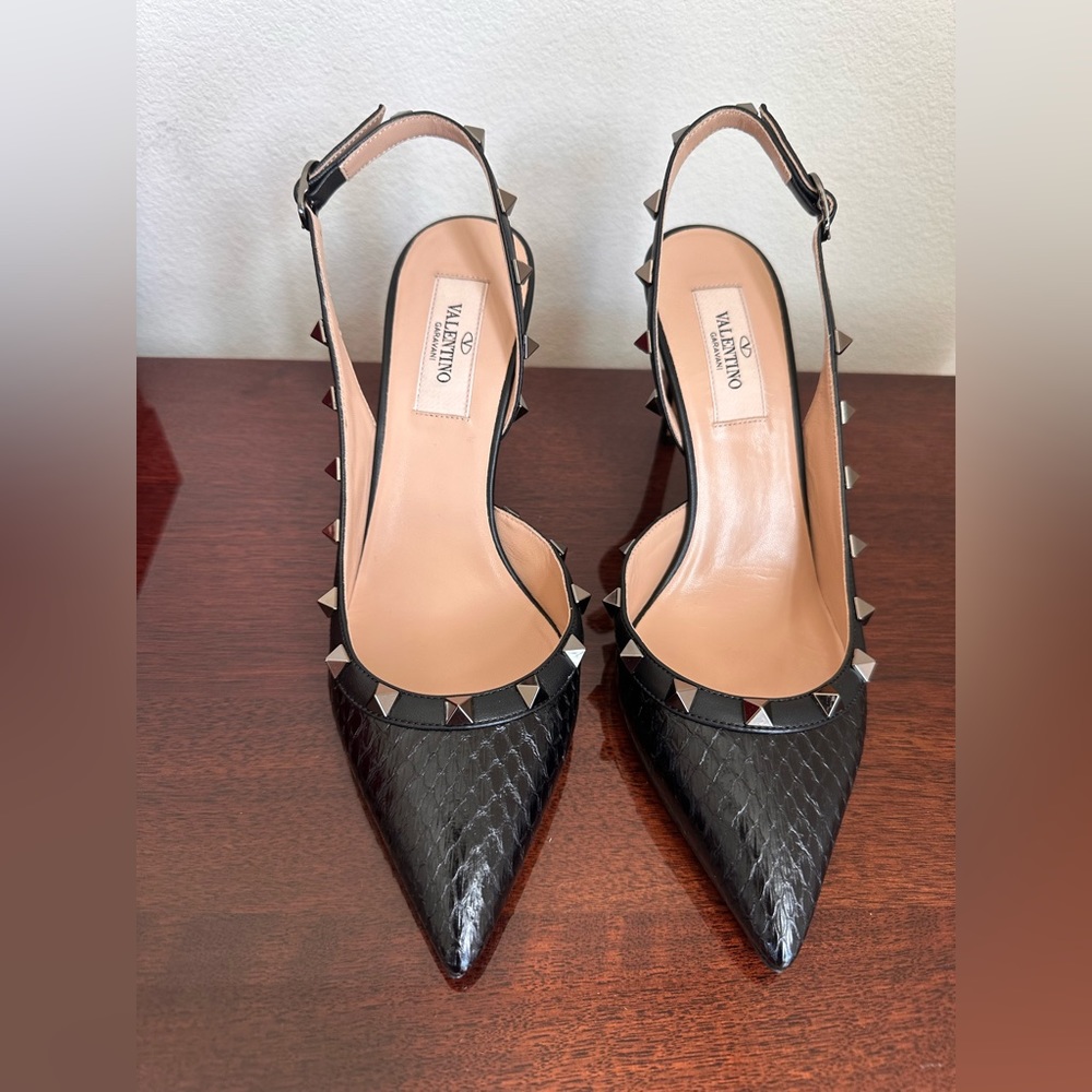 Authentic Valentino Garavani Rockstud Pump